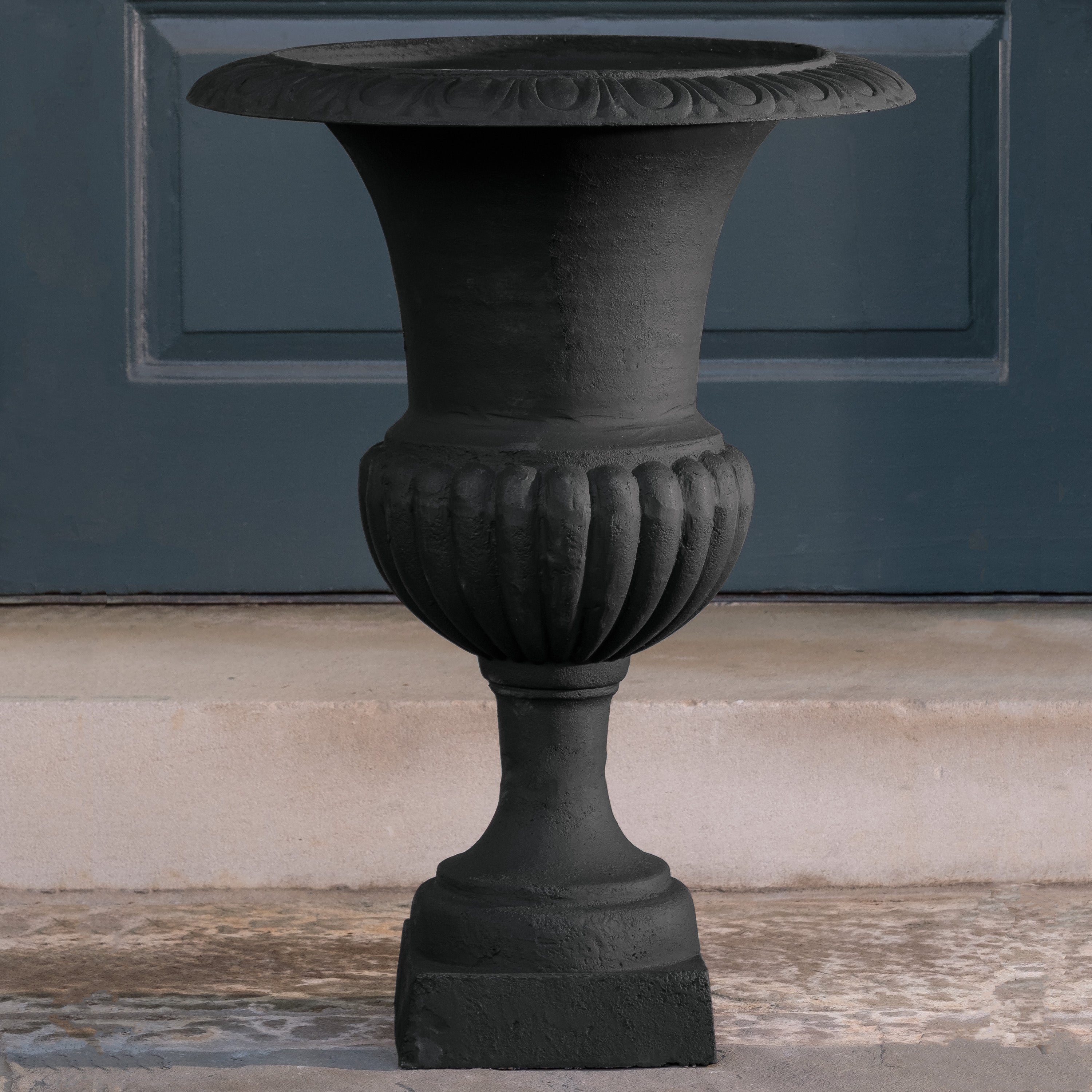 Tall Wickford Urn || Matte Black