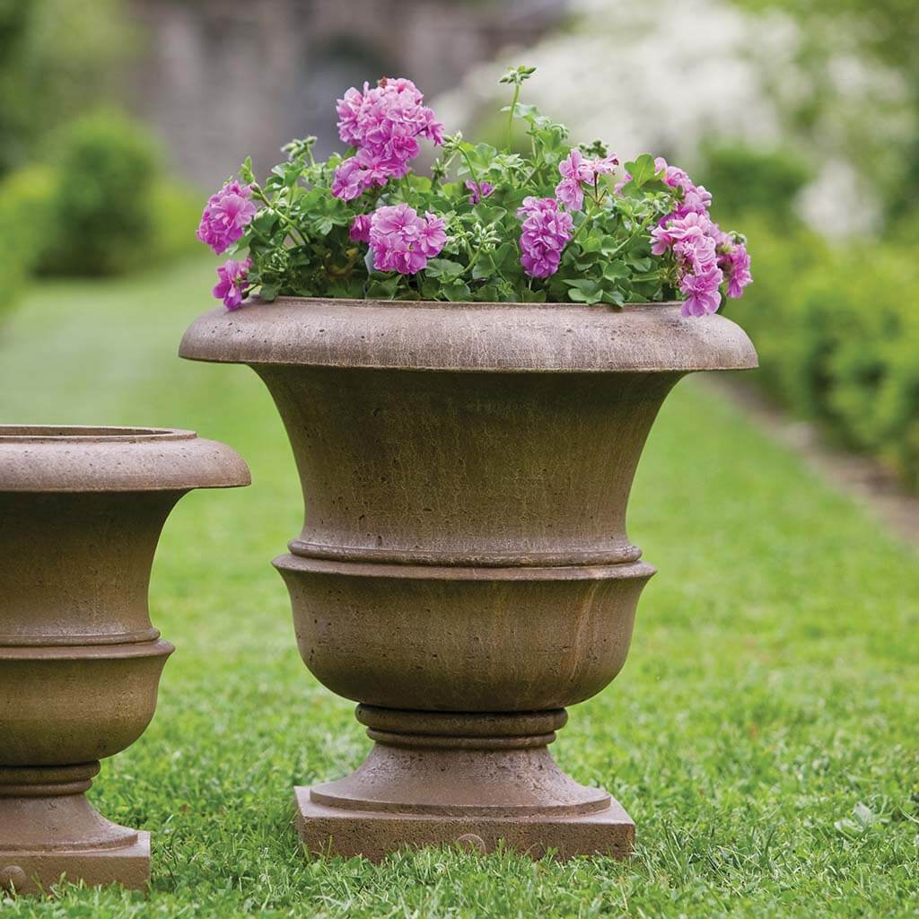 Williamsburg Wren Planter - Large