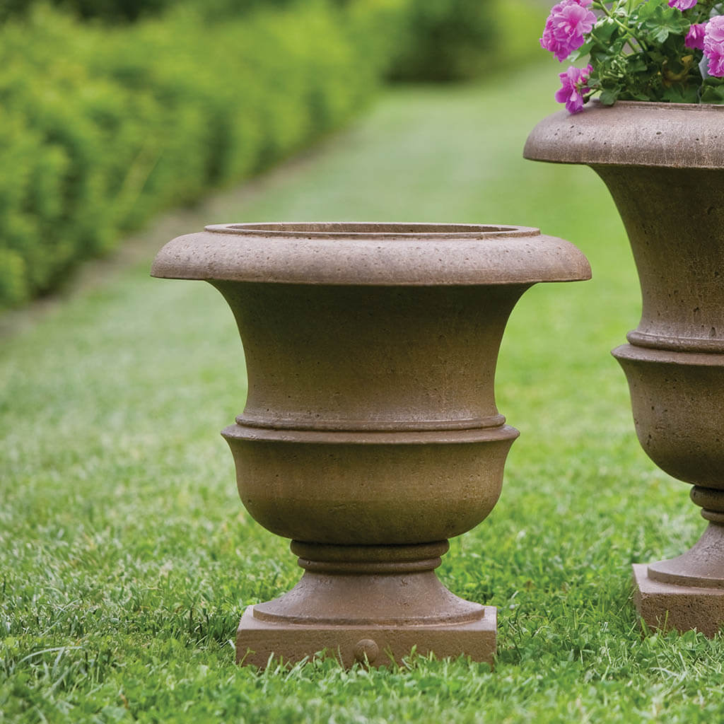 Williamsburg Wren Planter - Small