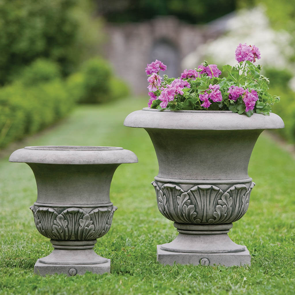 Williamsburg Acanthus Planter - Large