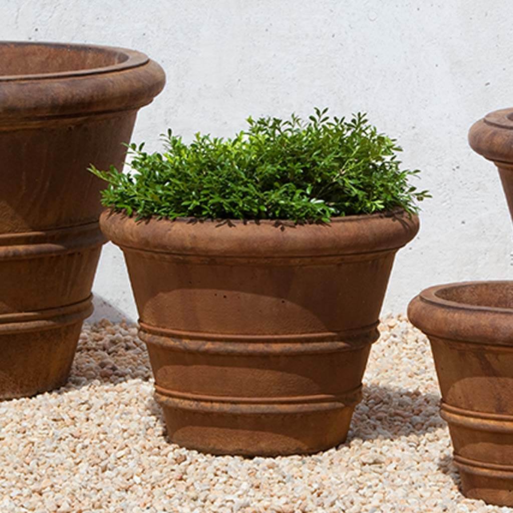 Classic Rolled Rim Planter, Medium