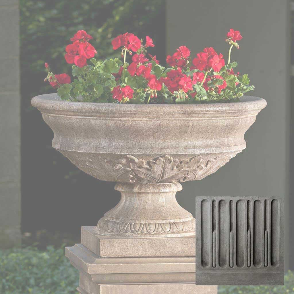 Coachhouse Urn